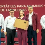 Gobernador y rector hacen entrega histórica de equipos de cómputo a estudiantes y docentes de la UAT•