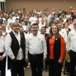 Entrega el rector Dámaso Anaya reconocimientos a jubilados del SUTUAT