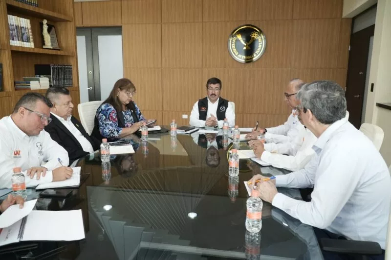 Evalúa rector avances institucionales de la UAT